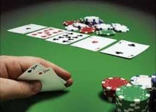 Sulla legge elettorale un'infinita partita a poker